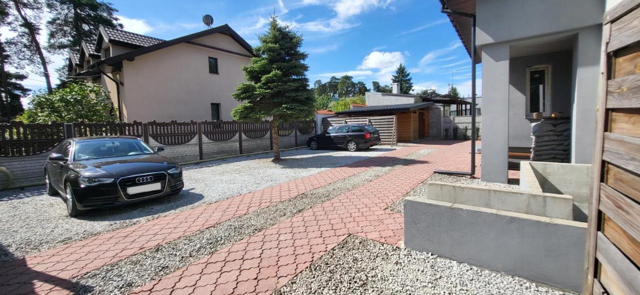 Noclegi Tuszyn M Экстерьер фото
